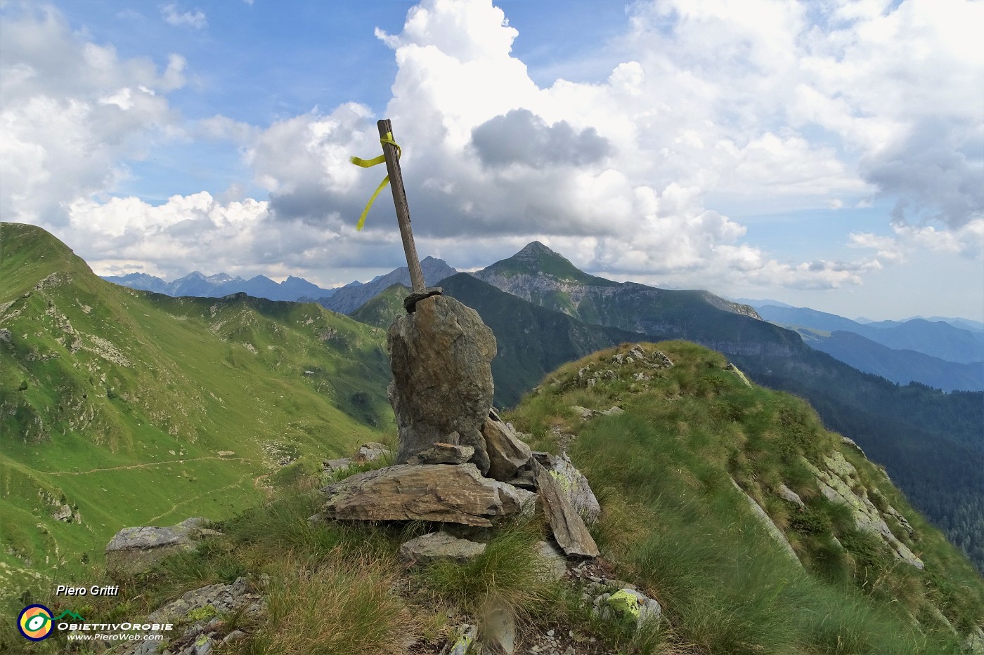 88 Per la prima volta sulla vetta del Monte Azzaredo (2112 m).JPG